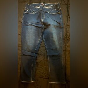 Denizen from Levi's Dark Indigo Cropped Pull On Jeans Size 18